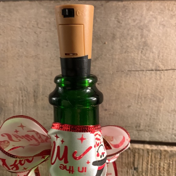 Green ‘North Pole’ champagne bottle lantern - Picture 8 of 10